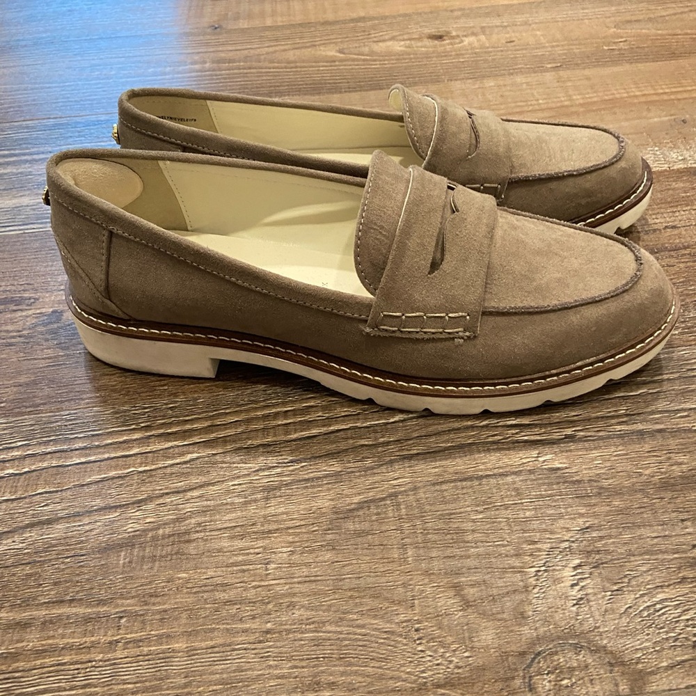 Anne Klein tan loafer